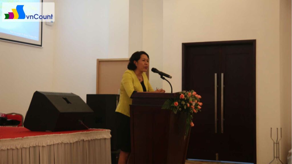 Bà Trần Thị Hồng Minh – Cục trưởng Cục QLĐKKD phát biểu tại Hội nghị